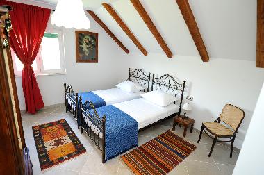 Schlafzimmer 4 mit zwei bequemen Einzelbetten (90x200cm) ...