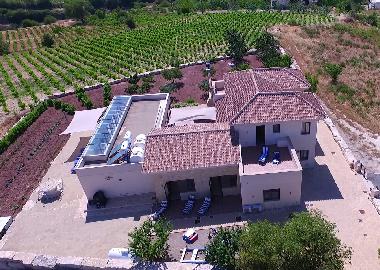 Seitenblick auf das Haus mit den Studios