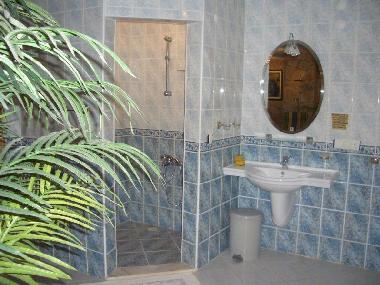 Der Badbereich im Keller, nochmal aus einem anderen Winkel