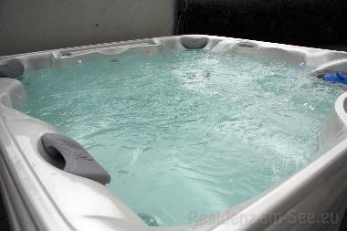 Whirlpool ganzj�hrig auf 37 Grad beheizt