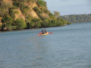 Kayak fahren auf der Creek