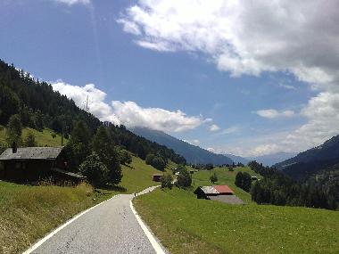 Wanderweg von Chalet in Richtung Lax
