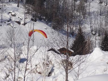 Gleitschirmfliegen im Winter in Fiesch