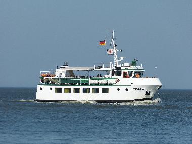 Ausflugsschiff in Fedderwardersiel