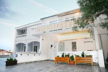 Ferienhaus in Baska voda (Splitsko-Dalmatinska) oder Ferienwohnung oder Ferienhaus