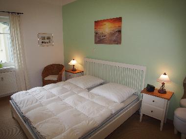Schlafzimmer mit Doppelbett