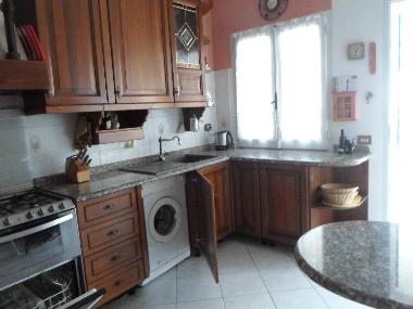 Perfekt ausgestattete separate K�che