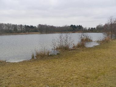 Kiessee mit Badm�glickeit oder Hallen-Freibad