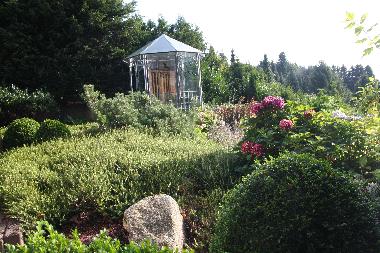 Garten mit Pavillion