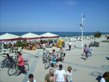 Promenade vor dem Haus