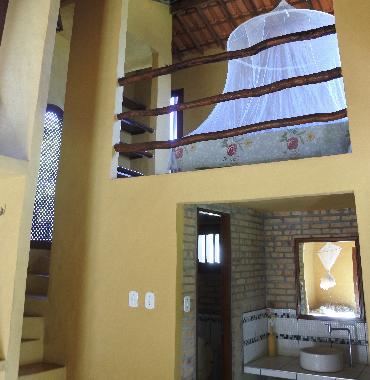 2 Zimmer auf 2 Etagen im tropischen Baustil