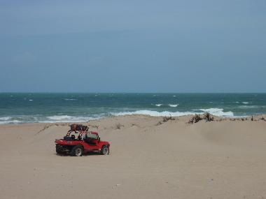 mit dem Buggy am Strand - Downwind Kitesurf