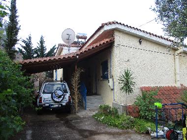 Eingangsbereich mit Carport