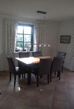 Esstisch ausziehbar f�r 8 Personen