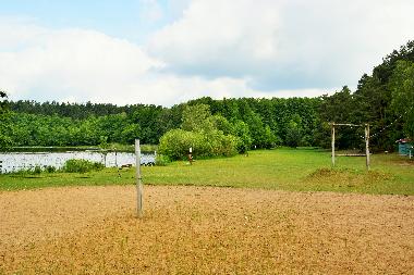 Der weitlufige gepflegte Badestrand