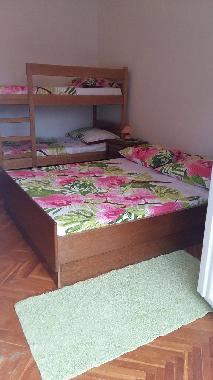 Zimmer 4 fur 2+2 -Personen 