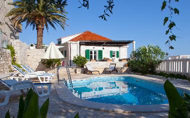 Villa in Sumartin (Splitsko-Dalmatinska) oder Ferienwohnung oder Ferienhaus