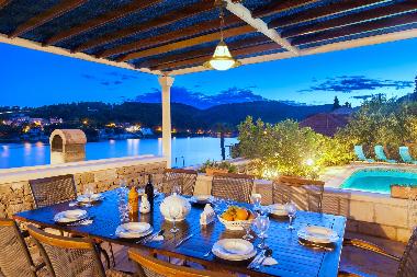 Villa in Sumartin (Splitsko-Dalmatinska) oder Ferienwohnung oder Ferienhaus