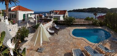 Villa in Sumartin (Splitsko-Dalmatinska) oder Ferienwohnung oder Ferienhaus