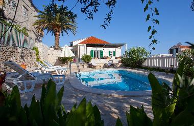 Villa in Sumartin (Splitsko-Dalmatinska) oder Ferienwohnung oder Ferienhaus