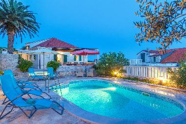 Villa in Sumartin (Splitsko-Dalmatinska) oder Ferienwohnung oder Ferienhaus