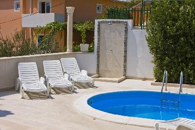 Villa in Dugi Rat (Splitsko-Dalmatinska) oder Ferienwohnung oder Ferienhaus