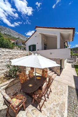 Villa in Dugi Rat (Splitsko-Dalmatinska) oder Ferienwohnung oder Ferienhaus