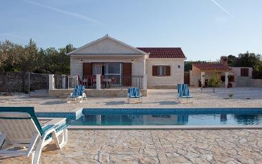 Villa in Mirca (Splitsko-Dalmatinska) oder Ferienwohnung oder Ferienhaus