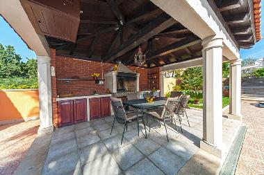 Villa in Sumartin (Splitsko-Dalmatinska) oder Ferienwohnung oder Ferienhaus