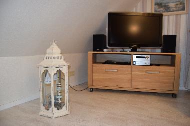 Flachb.TV,DVD-Player u.eine Stereoanlage