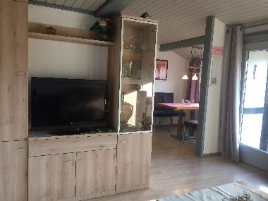 Sauerland : ****Ferienhaus HENNESEE**** :  Wohnbereich mit 32" TV mit DVD