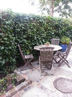 Courtyard free to use