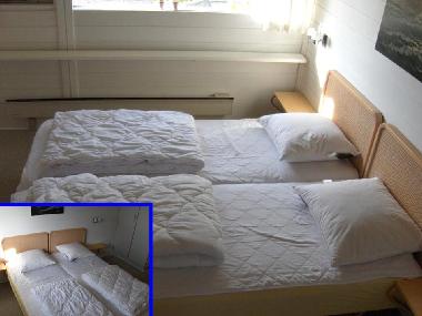 Schlafzimmer mit Doppeltbett. Bettdecken / Decken und Kissen sind nat�rlich vorhanden im Ferienhaus