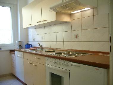 Separate Kche mit Geschirrsplr und Backofen - Wohnung EG