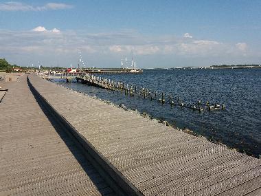 Blick auf den Hafen Altef�hr