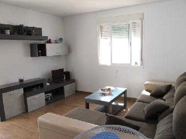 Das Wohnzimmer ist ansprechend eingerichtet