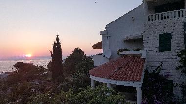 Sonnenuntergam am Haus