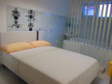 Schlafzimmer mit Jacussi Badewanne A3 Nr.2