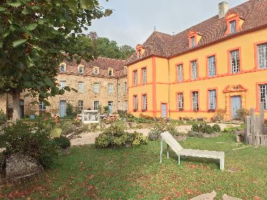 Schloss / Burg in Sainte Colombe (Cte-d'Or) oder Ferienwohnung oder Ferienhaus