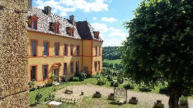 Schloss / Burg in Sainte Colombe (Cte-d'Or) oder Ferienwohnung oder Ferienhaus