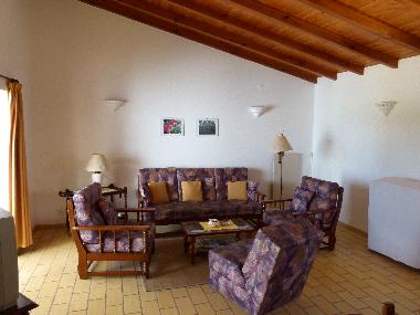 Sitzgruppe - hinten rechts die Steinheizung