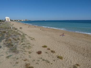 Strand direkt vor der Anlage