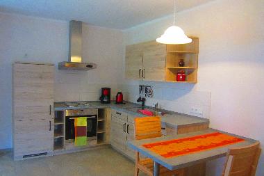 Kchenzeile mit Khlschrank, Elektroherd , Grill 