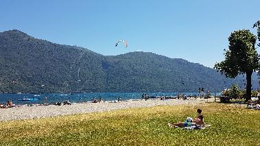 Cannobio: Badewiesen und Wassersport am Lago Maggiore