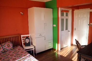 Gro�es G�stezimmer mit eigenen Badezimmer