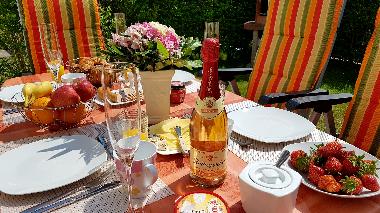 Fr�hst�ck auf der Sonnenterrasse