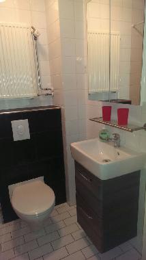 Bad mit Dusche im OG