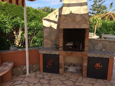 Holzkohlengrill