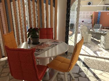 Wintergarten mit Sonnenschutz