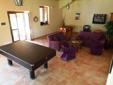 Der Spielesaal mit Billard & Kicker